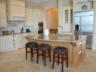 Marco Island Luxury Villa 4 Bedrooms Sleeps 8 Walk to Beach